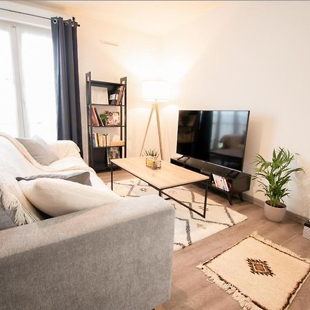 Joli Studio Tout Confort A 2 Pas De La Gare Poissy Exterior foto