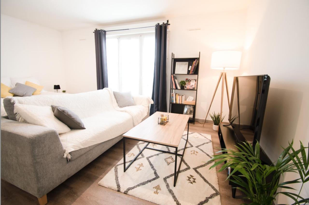 Joli Studio Tout Confort A 2 Pas De La Gare Poissy Exterior foto
